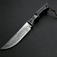 Damascus Hunting Knife with Hand-Engraved Leather Sheath – Vintage-Style Outdoor & Collectible Knife, Perfect Gift for Men.