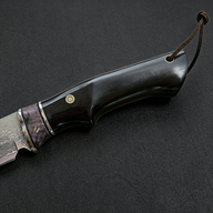 Blackwood Handle Damascus Fixed Blade Knife – Featuring a smooth handle with brass rivets, natural wood grain, and ergonomic design for comfortable grip.